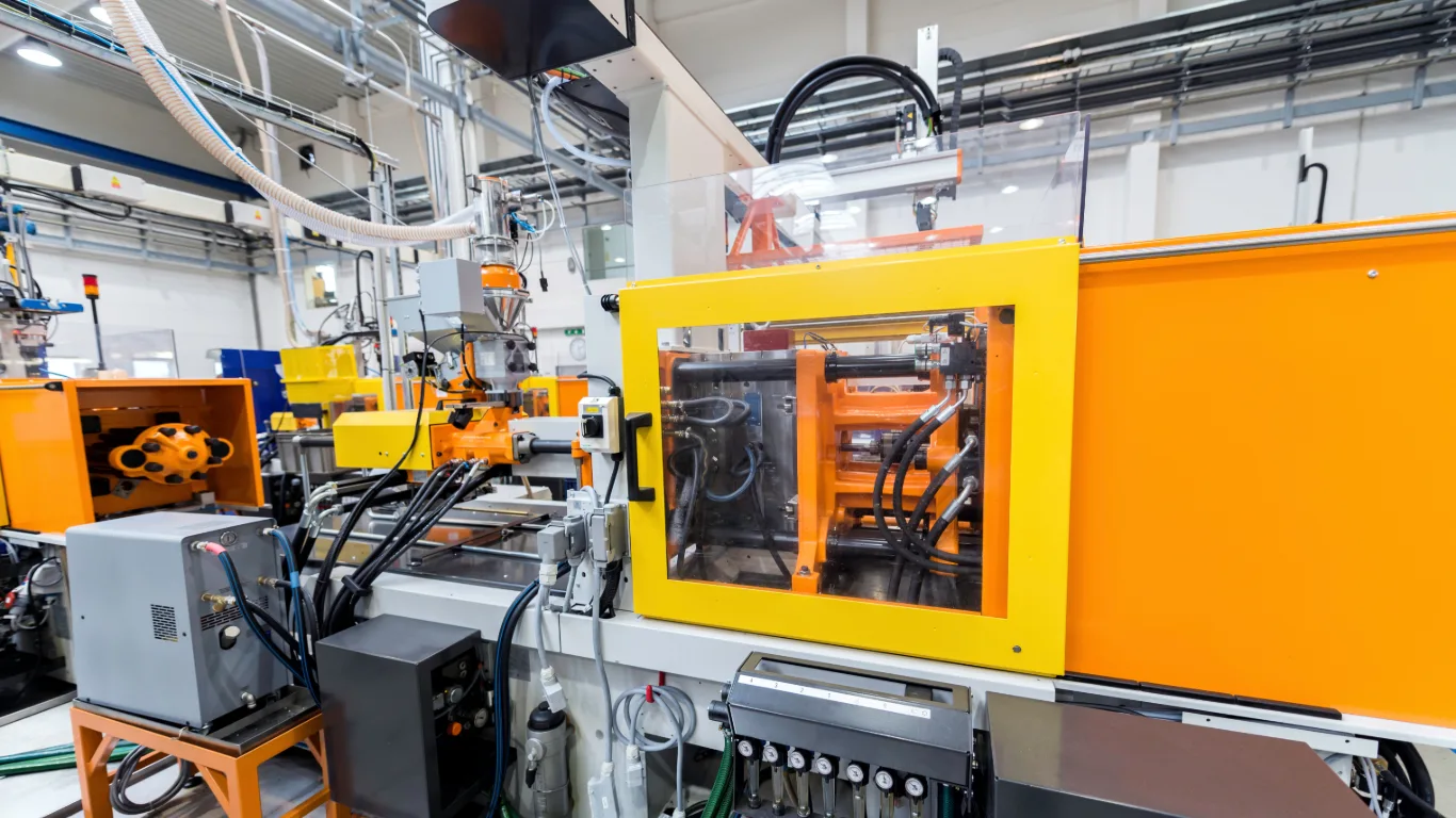 תכנון כלי תבניות הזרקה בדיוק גבוה, תוספי ליבה וחלל, ומכלול בסיס התבנית